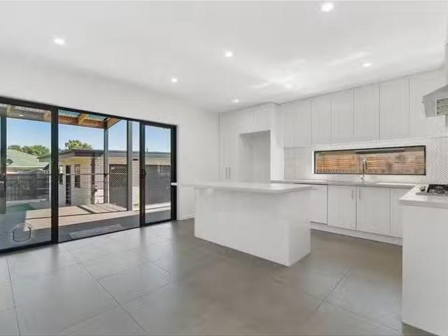 76 Brunning Crescent, Frankston North, VIC 3200