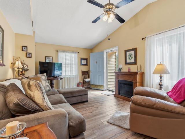 76 Channing Dr
