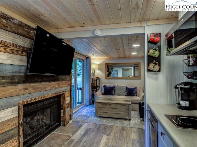 76 Creekside Drive C