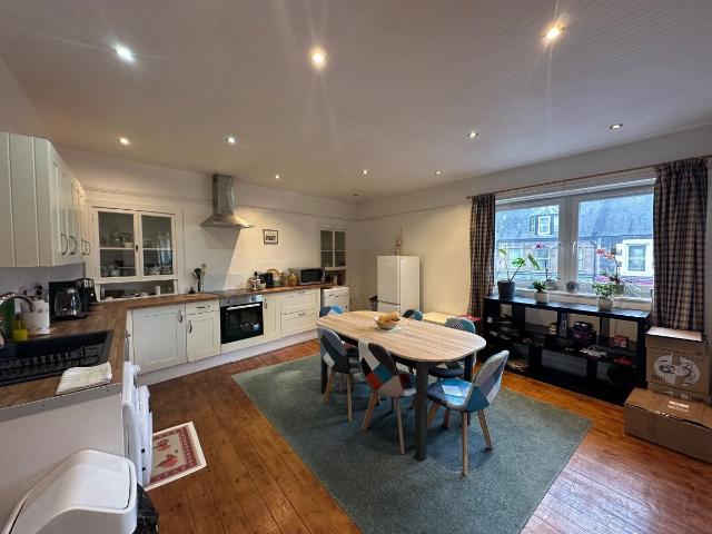 76 High Street, Peebles EH45, 2 bed flat to rent, £875 pcm | PrimeLocation