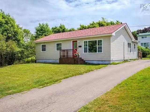 76 Lawnwood Drive, Truro, NS, B2N 1S1 house for sale Listin.