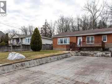 Hamilton, Ontario, Ontario - Garden