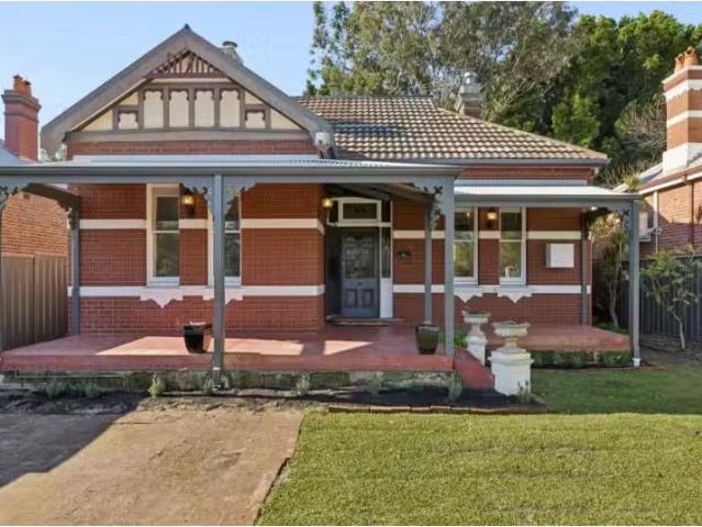 76 Monmouth Street, MOUNT LAWLEY House for rent Listed by Emi.
