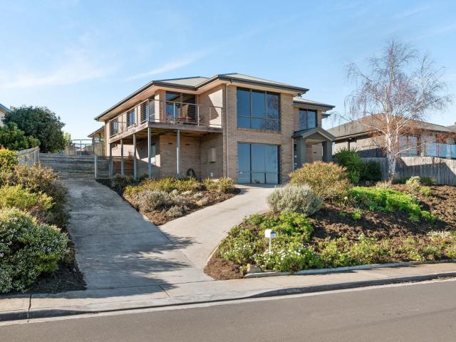 76 reynolds road, midway point