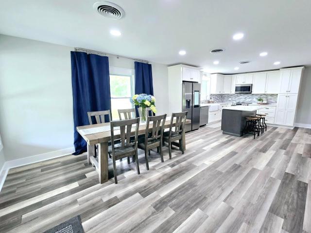 76 Richardson Rd