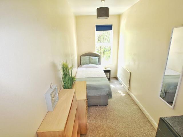 76 Richmond Road, Lincoln. 1 bed in a house share to rent £425 pcm £98 pw