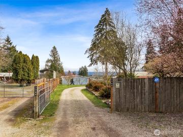 7704 rd Street Court E