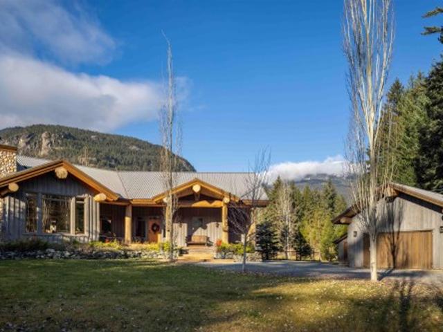 7703 Pemberton Portage Road, Pemberton, BC, V0N 2L0 house for sale | Listing ID R3084 | Royal LePage