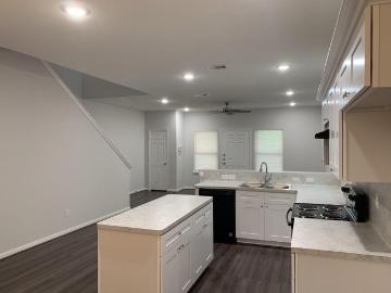 7703 St Louis St, Houston, TX 77028 | MLS #60133
