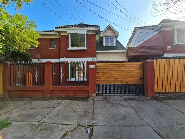 $ 770.000 Casa en Arriendo en San Bernardo 4 dormitorios 2 baños / Corredores Premium Chile SpA