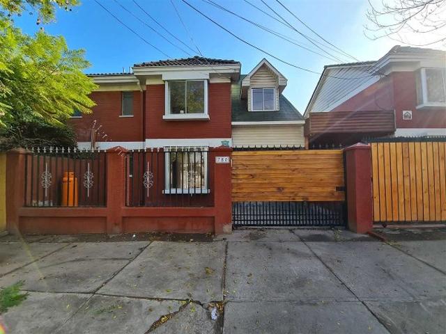 $ 770.000 Casa en Arriendo en San Bernardo 4 dormitorios 2 baños / Corredores Premium Chile SpA