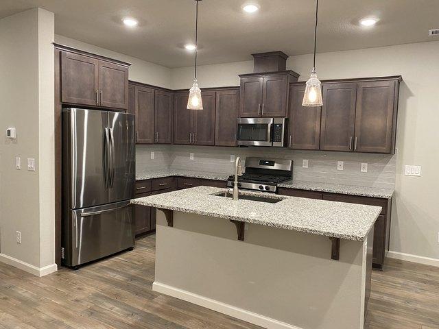 7718 SE Youngs St, Hillsboro, OR 97129