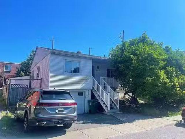 7719 Av. Rhéaume, Montréal Anjou, QC, H1K 2S7 house for sa.