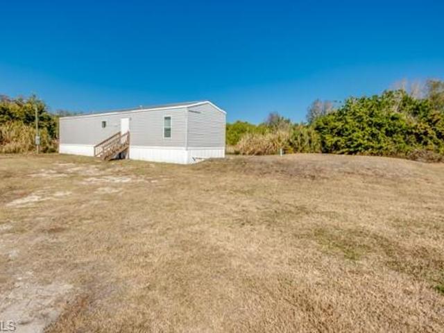 7711 Suncoast Dr, North Fort Myers, FL 33917 | MLS #226006