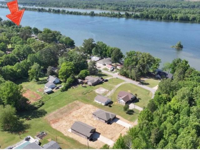 771 River Ln