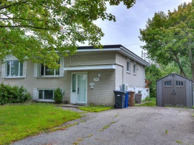771 Rue Julien, Laval Sainte Dorothée, QC, H7M 2X3 house for lease | Listing ID 9806 | Royal LePage