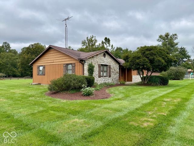 7729 N County Road 100 E