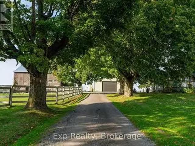 772 Townline Road W, Scugog, ON, L0B 1A0 hobby farm for sale.