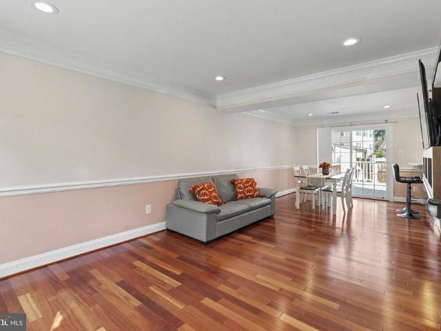 7733 Durer Court