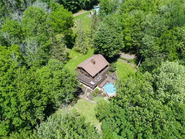 7733 E Port Bay Road
