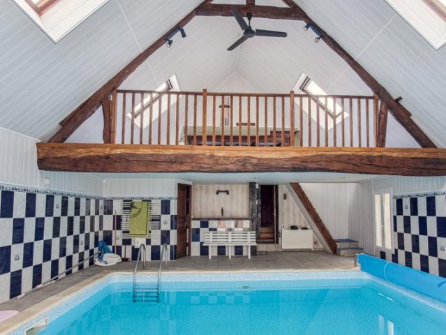 77510 REBAIS MAISON DE 7 PIECES JARDIN VUE DEGAGEE PISCINE INTERIEURE CALME 75KMS DE PARIS GARE