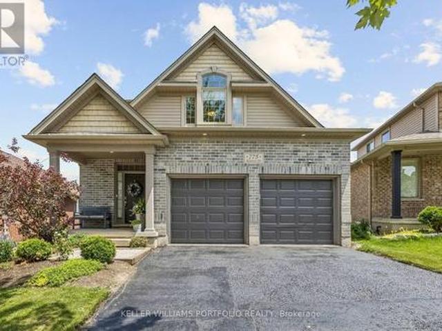 775 Klosters Drive, Waterloo, ON, N2V 2V4 house for sale | Listing ID X13611 | Royal LePage