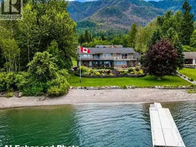 777 Coubeaux Place, Sorrento, BC, V0E 2W1 house for sale Li.