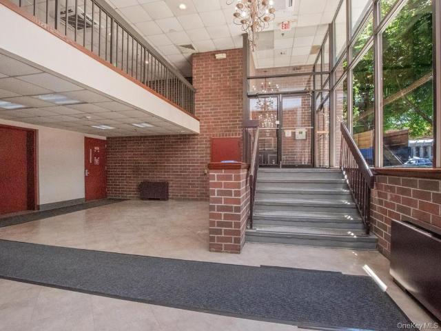 777 N Macquesten Parkway 203
