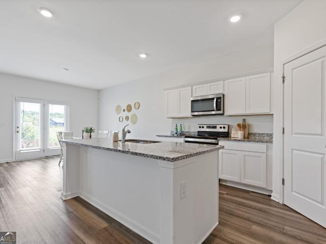 778 Knightsbridge Lane