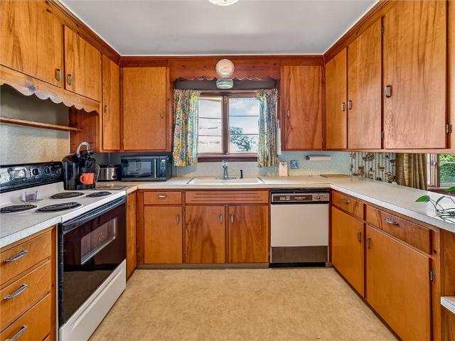 7798 E Main Road