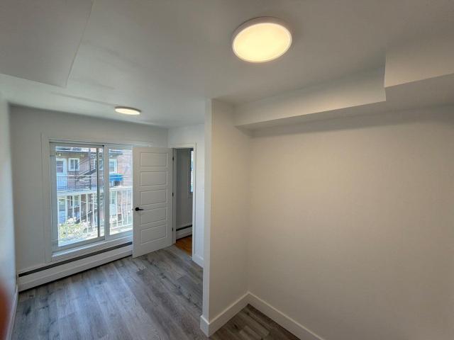 7790 Av. Trémolières 3 1/2 Apartment for Rent