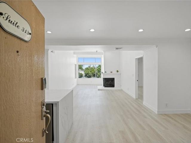 7800 Topanga Canyon Blvd Apt 313, Canoga Park, CA 91304