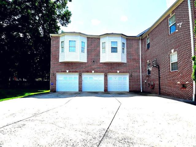 7801 Ridgewood Drive