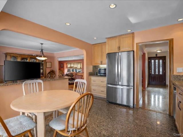 780 Regent Dr, Westbury, NY 11590 | MLS #957267