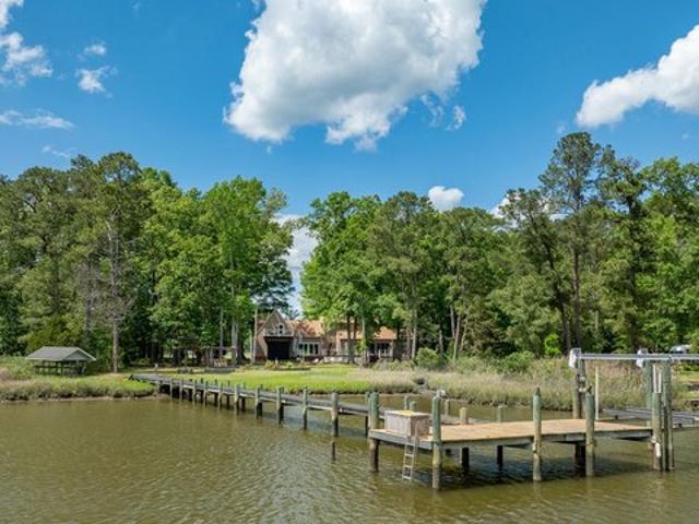 7814 O Neil Rd, Gloucester, VA 23061