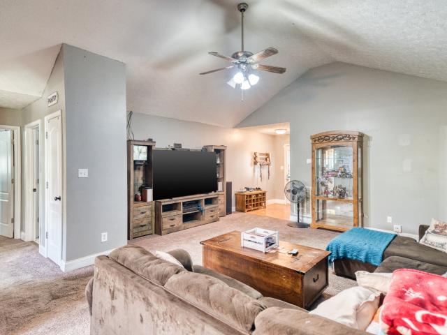 781 Claw Ct