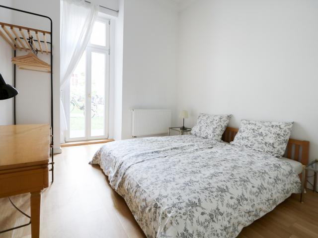 781 | Modern 2 bedroom/ 2 bathroom apartment in Prenzlauer Berg