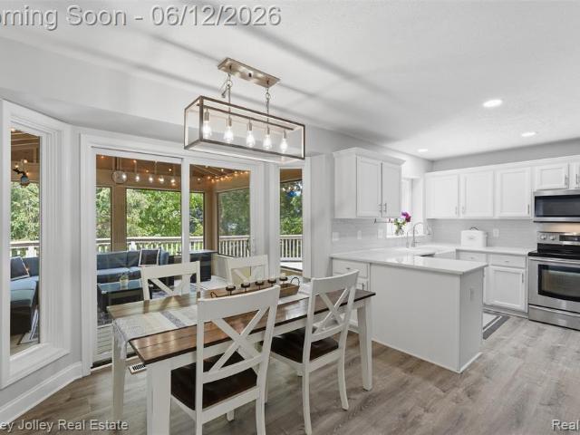7829 Hillside Lakes Drive