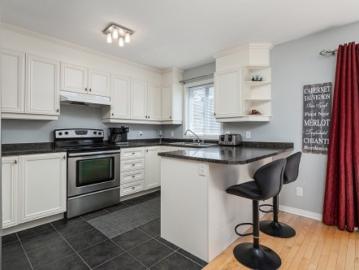 7821 Rue De L'Aurore, Laval Duvernay, QC, H7A 0C8 house for sale | Listing ID 19015 | Royal LePage