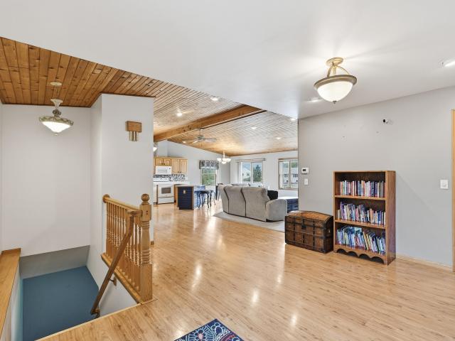 7844 Lakeview Rd