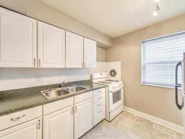 7848 Big Bend Boulevard Studio Apartment for Rent at 7848 Big Bend Blvd, Webster Groves, MO 63119 Webster Groves