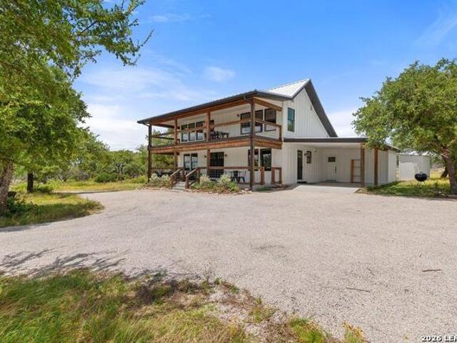 784 River View