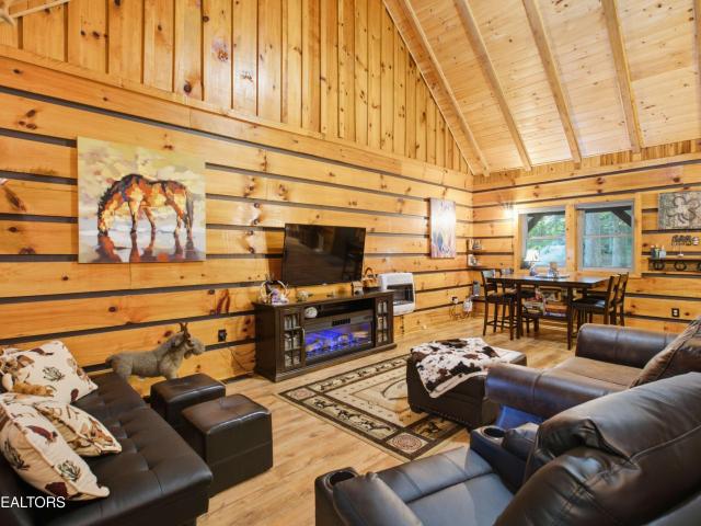 784 Wilderness Tr