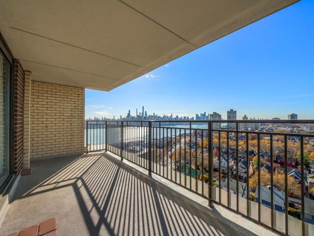 7855 Blvd East # 19L