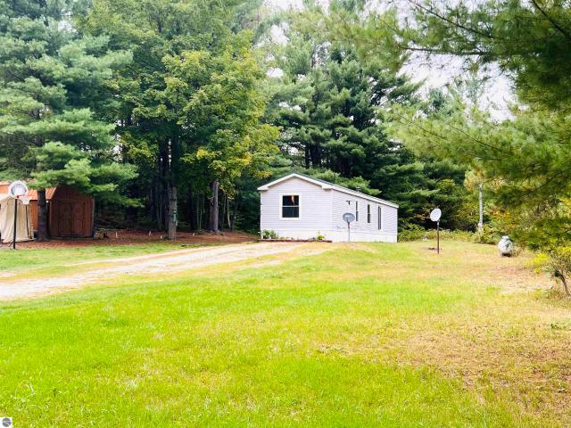 785 E 46 Road