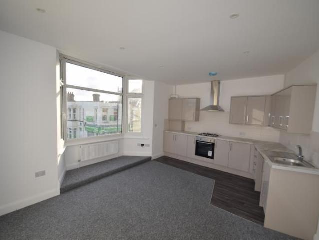 785A, Southchurch Road SS1, 2 bed flat to rent, £1,200 pcm | PrimeLocation