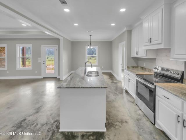 786 Clyde B Road