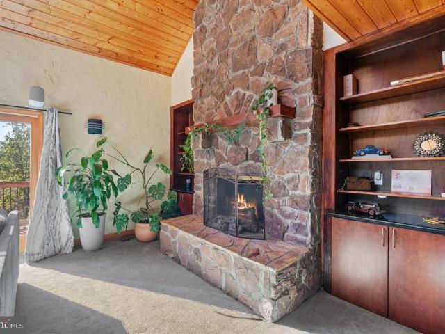 7870 Woodridge Drive