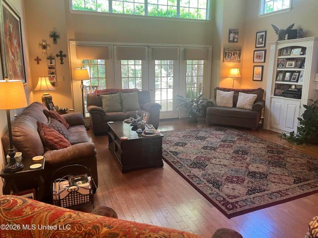 787 Shady Oaks Circle