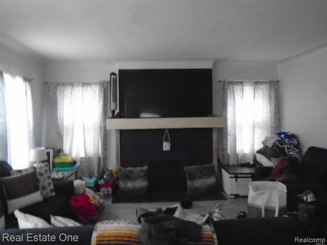 789 Lakewood Street